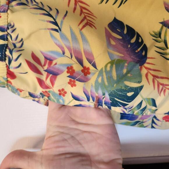 U.S. Polo Assn. Men's Vibrant Yellow Tropical Swim Shorts- Size Large - Picture 3 of 9